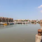 6 Navigation Wharf